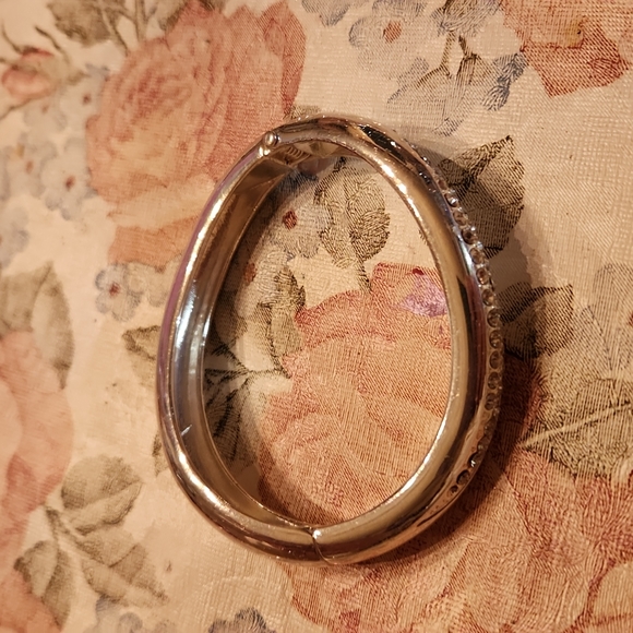 Vintage Hinged silver toned rhinestone wavy bangle - Picture 3 of 5